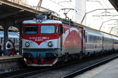 Bükreş, Romanya 'daki Bükreş (Gara de Nord Bükreş) tren istasyonunda ya da hareket halindeki tren platformunda 2022