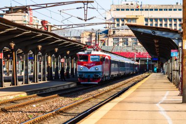 Bükreş, Romanya 'daki Bükreş (Gara de Nord Bükreş) tren istasyonunda ya da hareket halindeki tren platformunda 2022