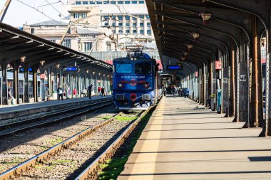 Bükreş, Romanya 'daki Bükreş (Gara de Nord Bükreş) tren istasyonunda ya da hareket halindeki tren platformunda 2022