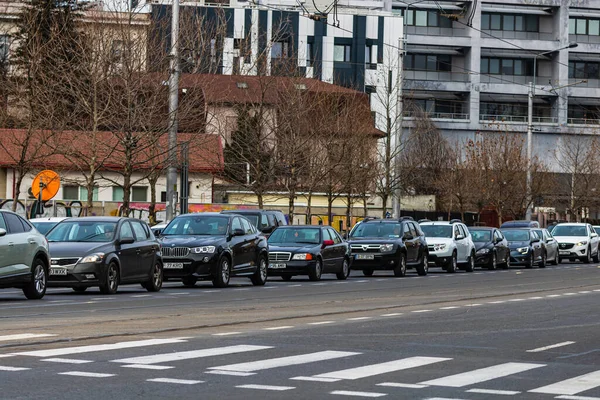 Biltrafik Vid Rusningstid Centrum Staden Bilföroreningar Trafikstockningar Bukarest Rumänien 2022 — Stockfoto