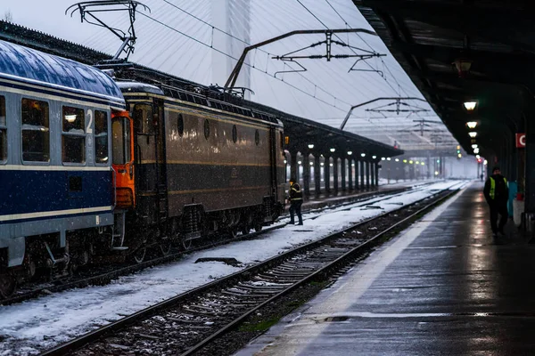 Vista Trem Detalhes Inverno Comboio Plataforma Estação Ferroviária Norte Bucareste — Fotografia de Stock