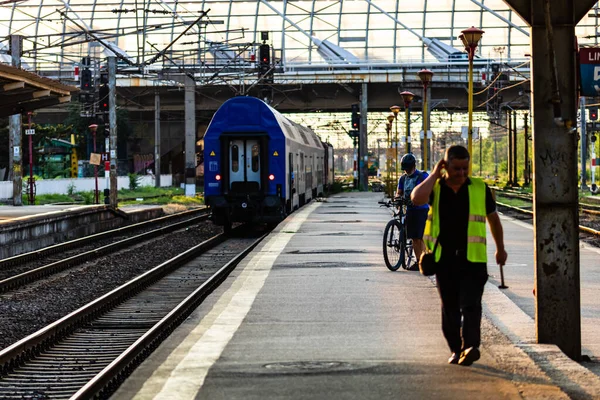 Tåg Som Anländer Till Norra Järnvägsstationen Gara Nord Bukarest Rumänien — Stockfoto
