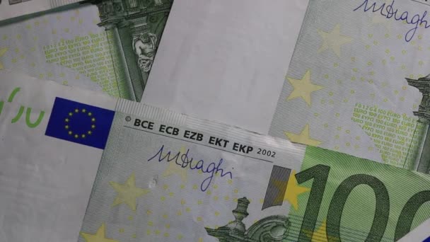 銀行券のマクロ的な詳細を閉じる 100ユーロ孤立 インフレと経済の概念 — ストック動画