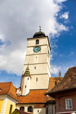 Eski şehir Sibiu 'daki Konsey Kulesi.