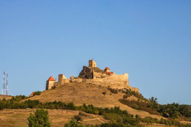 Romanya 'nın Transilvanya kentindeki ünlü Rupea kalesi. Rupa Kalesi (Cetatea Rupea)