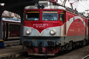 Bükreş, Romanya 'daki Bükreş (Gara de Nord Bükreş) tren istasyonunda ya da hareket halindeki tren platformunda 2022