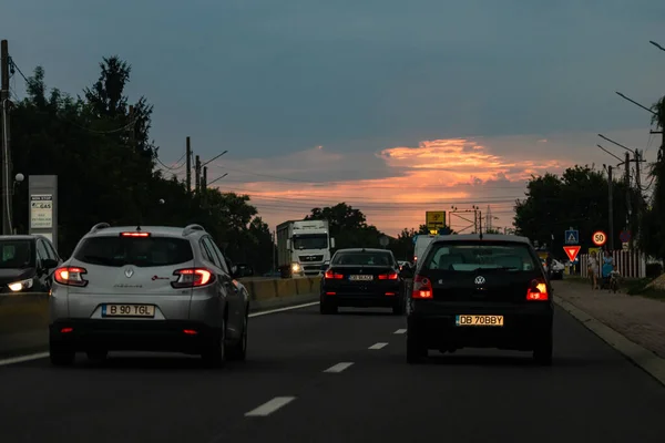 Ruch Samochodowy Godzinach Szczytu Zanieczyszczenie Samochodów Korki Bukareszcie Rumunia 2022 — Zdjęcie stockowe