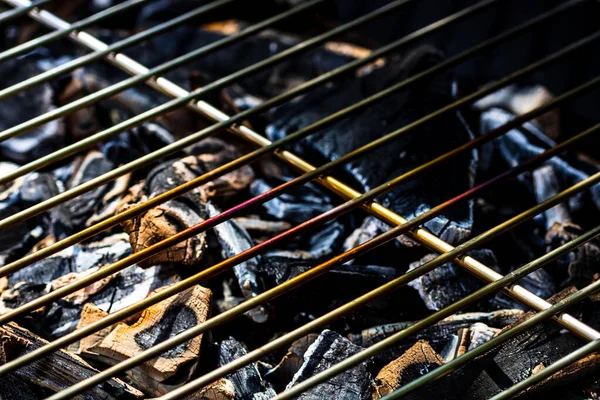 Grillgrube Mit Glühend Heißem Offenem Feuer Mit Roter Flamme Heißen — Stockfoto