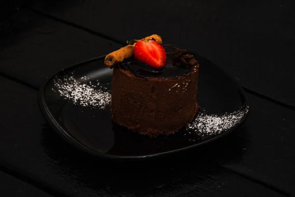 巧克力慕斯甜点 巧克力蛋糕 — 图库照片
