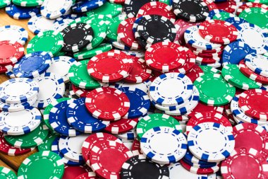 Poker fişleri arka planı. Kumarhane işi, risk, şans, iyi şans veya kumar konsepti