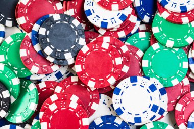 Poker fişleri arka planı. Kumarhane işi, risk, şans, iyi şans veya kumar konsepti