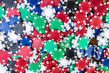 Poker fişleri arka planı. Kumarhane işi, risk, şans, iyi şans veya kumar konsepti