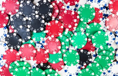 Poker fişleri arka planı. Kumarhane işi, risk, şans, iyi şans veya kumar konsepti