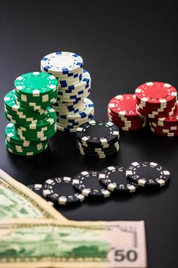 Kartlı poker çipleri yığını ayrıntıları