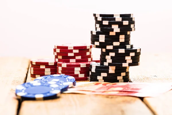 Poker Casino Chips Dinero Cerca Concepto Casino Riesgo Azar Buena — Foto de Stock