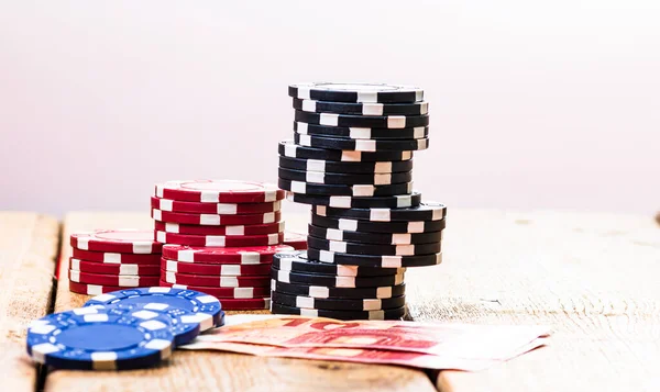 Poker Fişleri Para Yakında Kumarhane Konsepti Risk Şans Iyi Şans — Stok fotoğraf