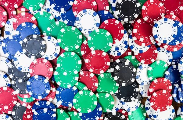 Poker fişleri arka planı. Kumarhane işi, risk, şans, iyi şans veya kumar konsepti