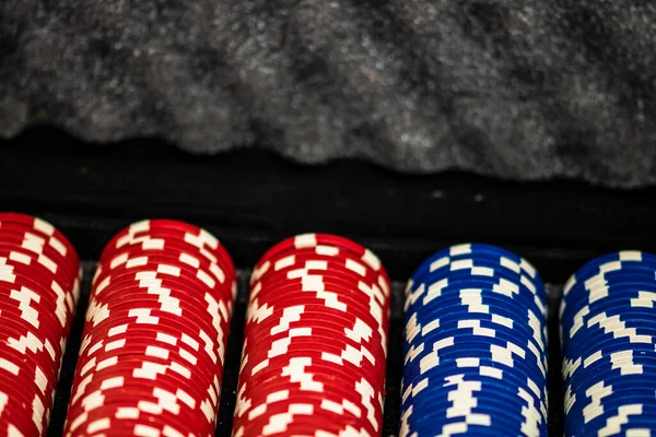 Kartlı Poker Çipleri Yığını Ayrıntıları — Stok fotoğraf