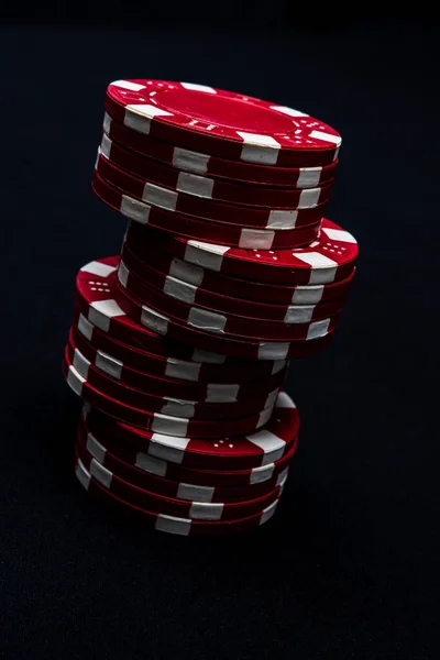 Pilha Fichas Poker Fundo Preto — Fotografia de Stock