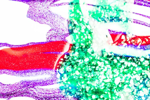 Su yüzeyinde yağ damlaları ve dalgaları olan soyut renkli arkaplan. Soyut arkaplan kavramı