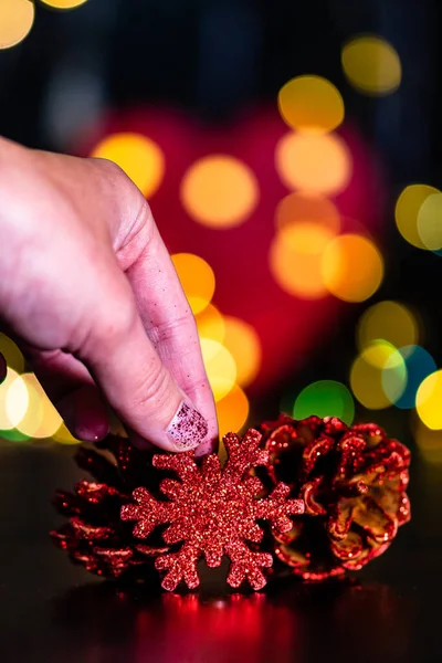 Рождественская Композиция Сезонными Украшениями Орнаментами — стоковое фото