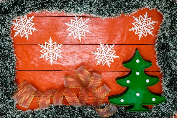Christmas Composition Red Wooden Board Christmas Garland Decorations Creative Composition — Stock Photo, Image