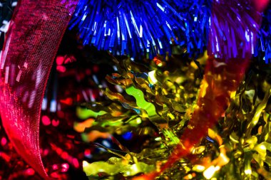 Noel kompozisyonu, mevsimlik dekorasyonlar ve süsler, renkli Noel arkaplanı Noel havası konsepti.