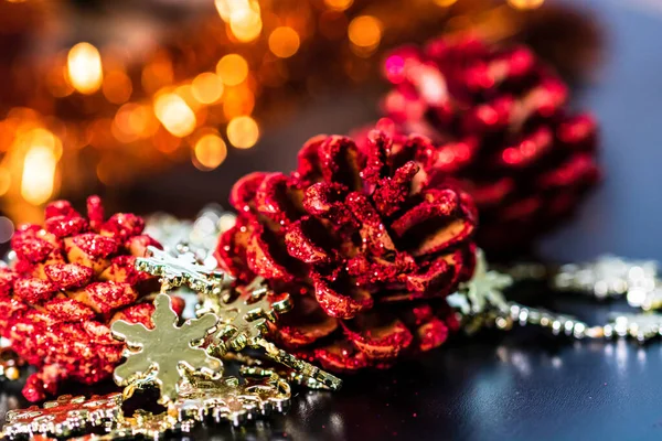 Decorazioni Ornamenti Decorare Albero Natale Una Composizione Natalizia Colorata — Foto Stock