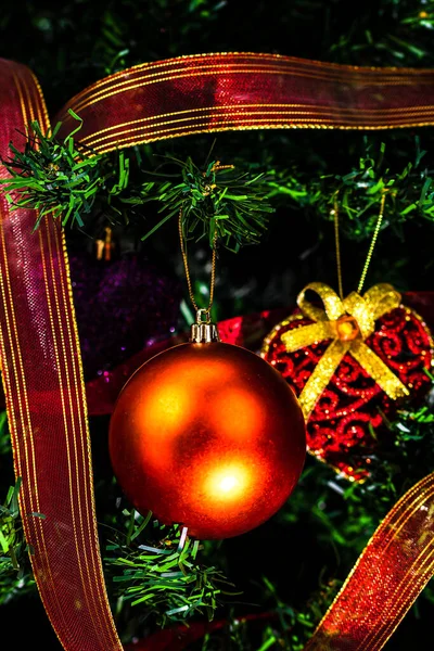 Vánoční Ozdoby Jedlích Zdobený Vánoční Stromek Jedle Větev Vánoční Ozdoby — Stock fotografie