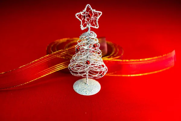 Weihnachtskomposition Mit Saisonalen Dekorationen Und Ornamenten Buntem Weihnachtlichem Hintergrund Stimmungsvolles — Stockfoto