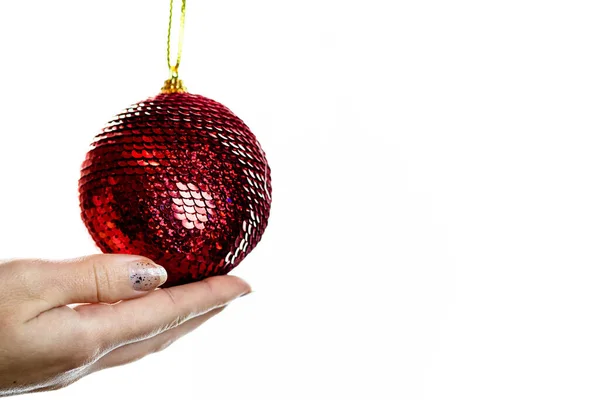 Tangan Memegang Menampilkan Memberikan Atau Menerima Dekorasi Perhiasan Natal Terisolasi — Stok Foto