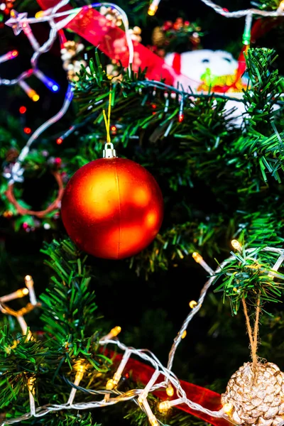 Decorazioni Appese Natale Abete Albero Natale Decorato Ramo Abete Con — Foto Stock