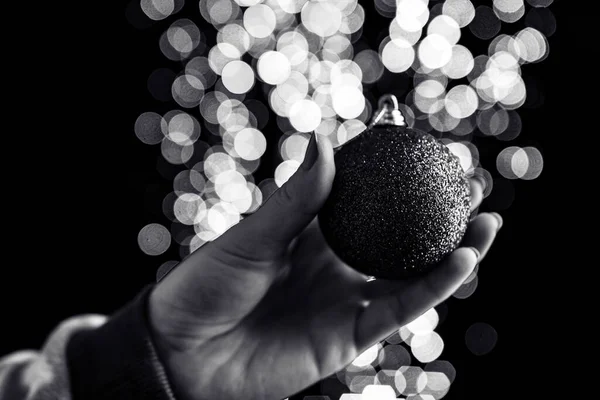 Arka Planda Bulanık Işıklarla Izole Edilmiş Noel Süslemeleri Aralık Sezonu — Stok fotoğraf