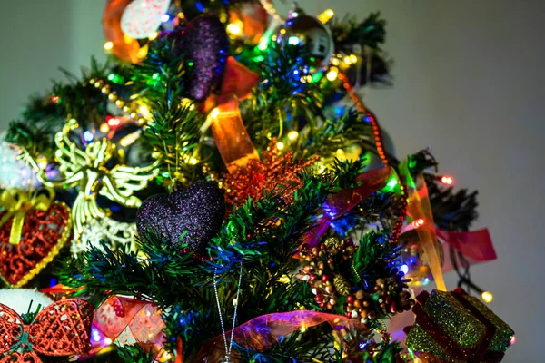 Χριστουγεννιάτικη Διακόσμηση Κρέμεται Χριστουγεννιάτικο Δέντρο — Φωτογραφία Αρχείου