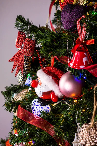 Bellissimi Ornamenti Decorazioni Natalizie Appesi All Albero Natale — Foto Stock