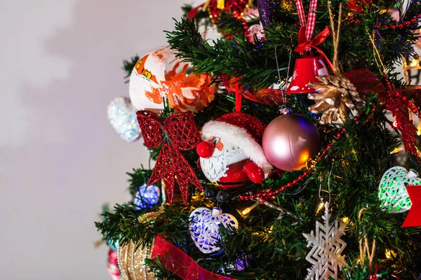 Mooie Kerst Ornamenten Decoraties Opknoping Kerstboom — Stockfoto