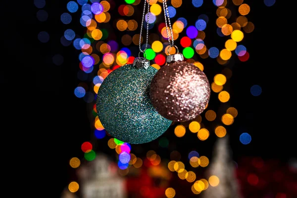 Bokeh Lambalarına Karşı Noel Süslemesi Yapmak — Stok fotoğraf