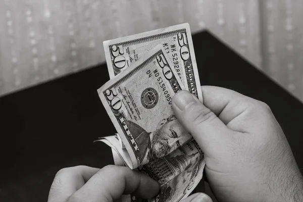 Para siyah ve beyaz. Paranın ayrıntıları