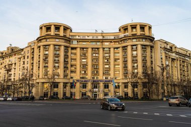 Romanya 'nın başkenti Bükreş' te sabah ve akşam araba trafiği, kirlilik, trafik sıkışıklığı