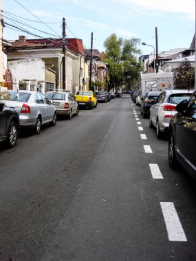 Romanya 'nın başkenti Bükreş' te sabah ve akşam araba trafiği, kirlilik, trafik sıkışıklığı