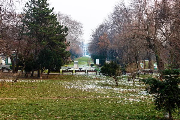 Χειμερινή Σκηνή Στο Πάρκο Cismigiu Στο Βουκουρέστι Cismigiu Gardens Located — Φωτογραφία Αρχείου