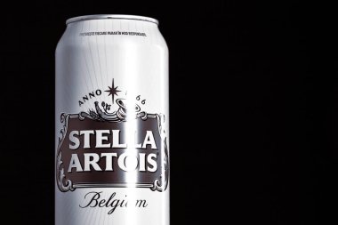 Stella Artois bira kutusu. Bükreş, Romanya, 2022