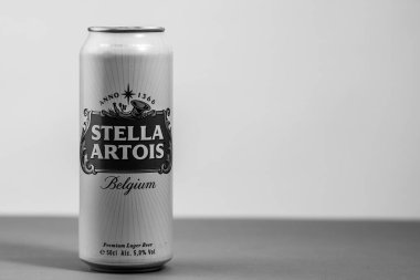 Stella Artois bira kutusu. Bükreş, Romanya, 2022
