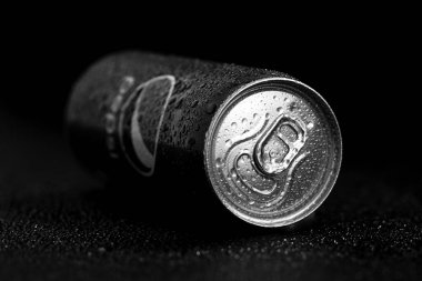 Klasik Pepsi kutusu. Pepsi meşrubat. Bükreş, Romanya, 2022