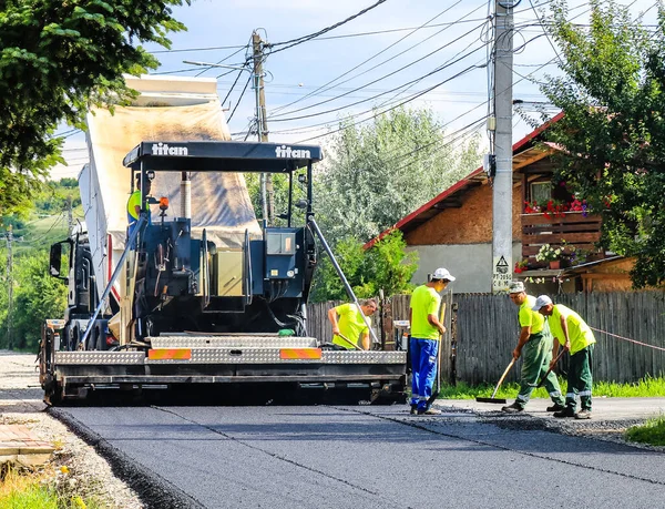 Bükreş Romanya Circa 2022 Şçiler Asfaltlama Makineleri Nşaat Yeni Yol — Stok fotoğraf