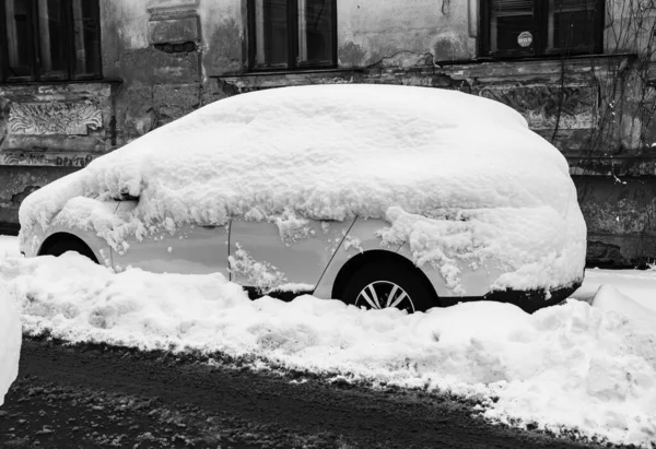 Снігова Машина Вкрита Снігом Парковці Бухарест Румунія 2020 Рік — стокове фото