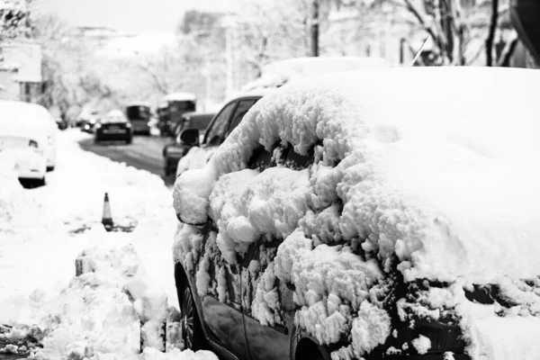 Auto Innevate Dalla Prima Nevicata Dell Anno Concetto Invernale Auto — Foto Stock