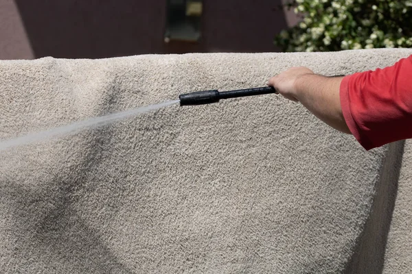 Yüksek basınçlı yıkamalı halılar.