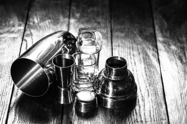 Kokteyl karıştırıcı, bar aksesuarları. Bar kavramı