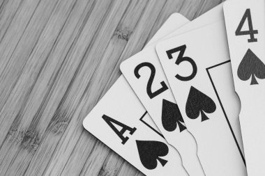 Poker fişleri, para ve kumar.